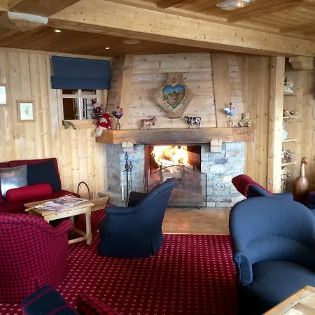 Aux Ducs De Savoie Hotel