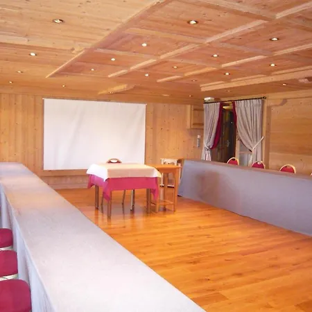 Aux Ducs De Savoie Hotel