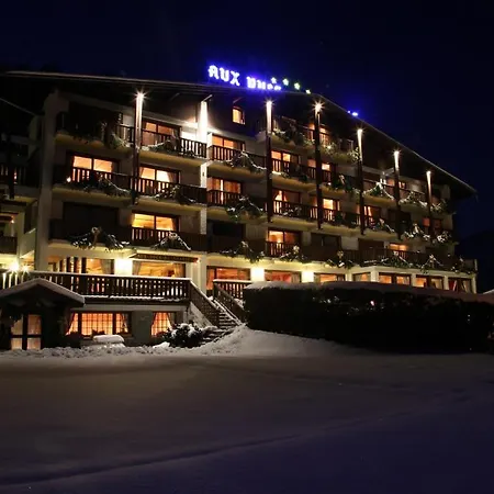 Aux Ducs De Savoie Hotel 4*