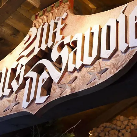 Hotel Aux Ducs De Savoie 4*