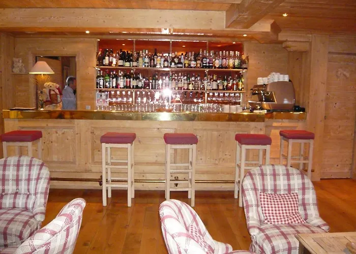 Aux Ducs De Savoie Hotel