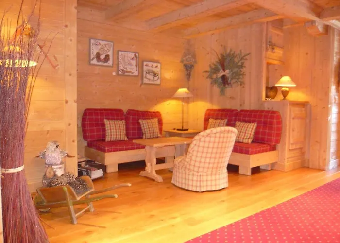 Aux Ducs De Savoie Hotel 4*