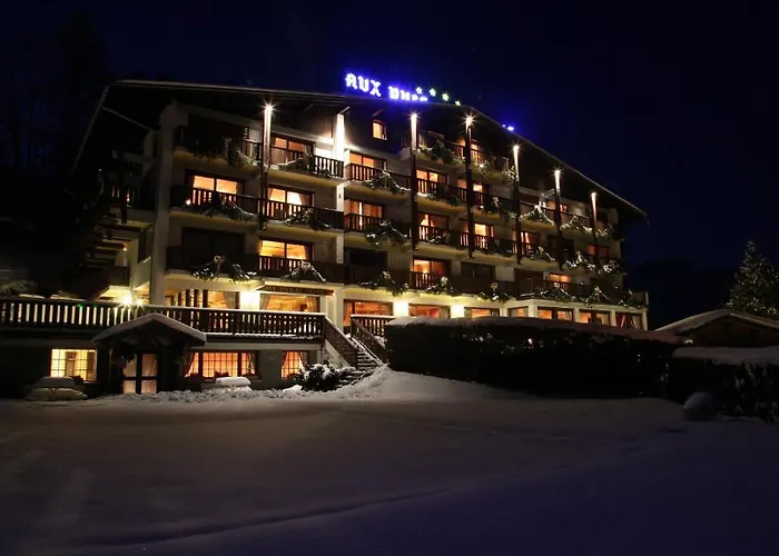 Aux Ducs De Savoie Hotel 4*