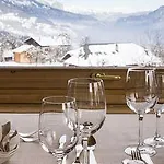Aux Ducs De Savoie Hotel
