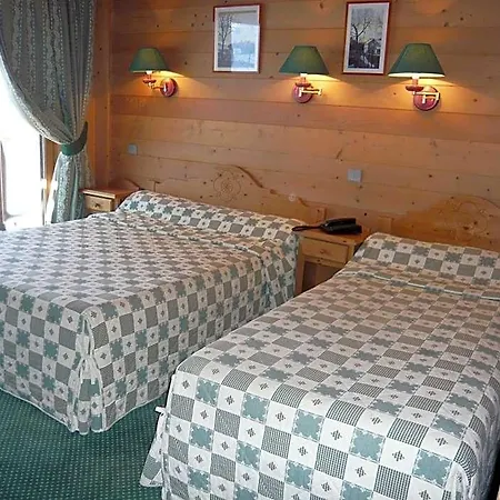 Hotel Aux Ducs De Savoie 4*