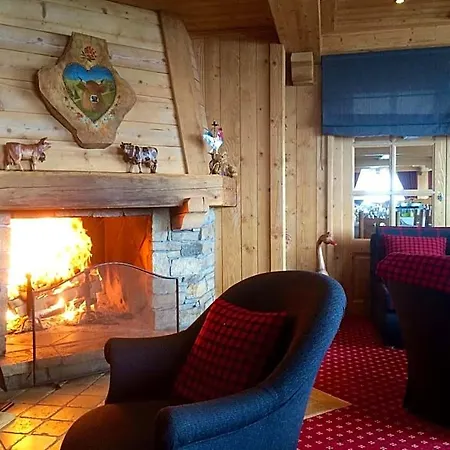 Aux Ducs De Savoie Hotel