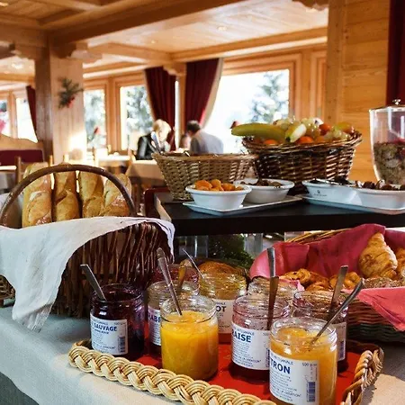 Aux Ducs De Savoie Hotel
