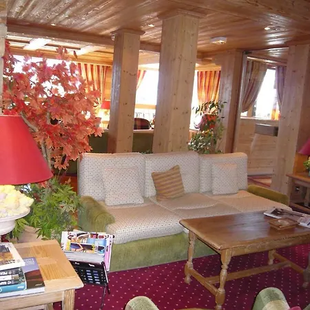 Szálloda Aux Ducs De Savoie 4*