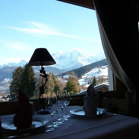 Szálloda Aux Ducs De Savoie 4*