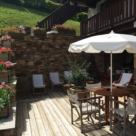 Aux Ducs De Savoie Hotel 4*